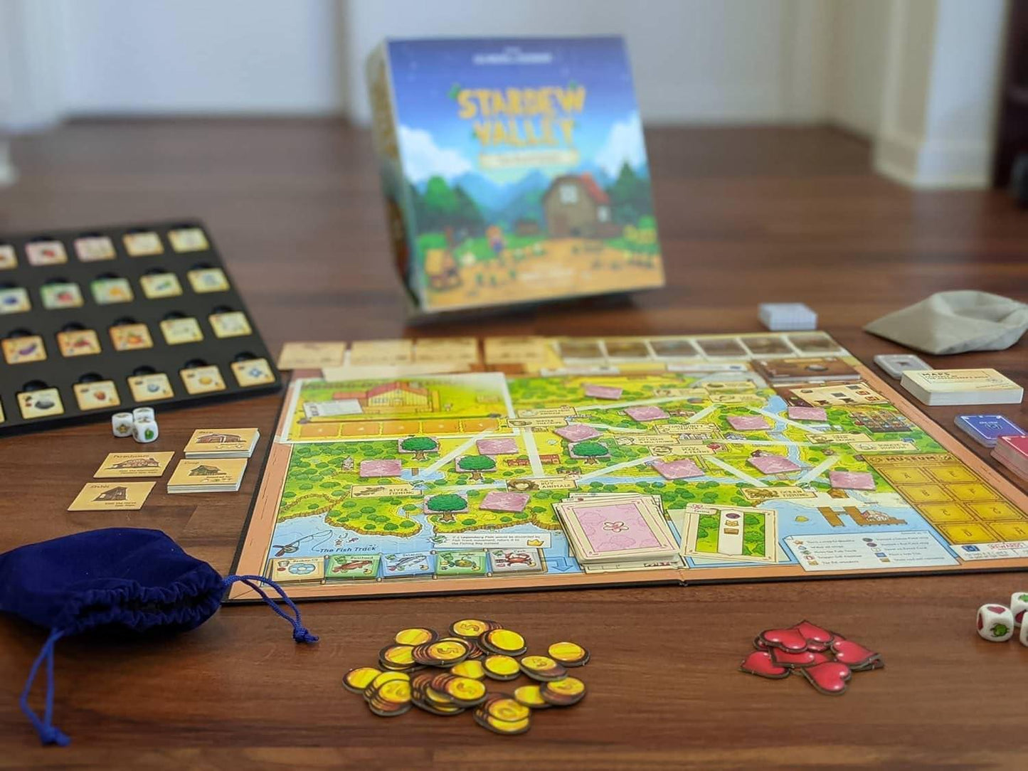 ボードゲーム Stardew Valley ボードゲーム Eric Baron 協力型 テーブルゲーム 農業 釣り 採掘 動物育成 資源収集 植生タイル エンジン構築 ゲーム展開 コミュニティ再建 季節変化 戦略的 アクション分担 ポーン配置 英語版 日本語説明書なし