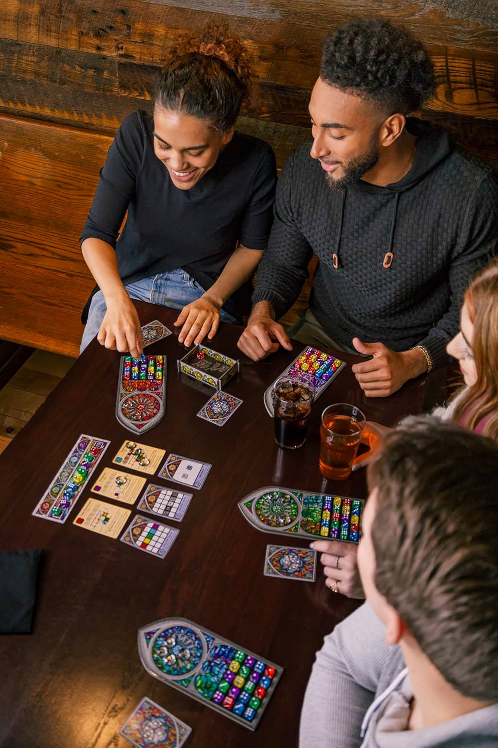 ボードゲーム サグラダ Floodgate Games ステンドグラス職人 ダイスドラフト 美しい半透明ダイス パズル戦略 10歳以上 1-4人 30分 バルセロナ サグラダファミリア大聖堂 抽象戦略 創作体験 芸術作品 世界遺産