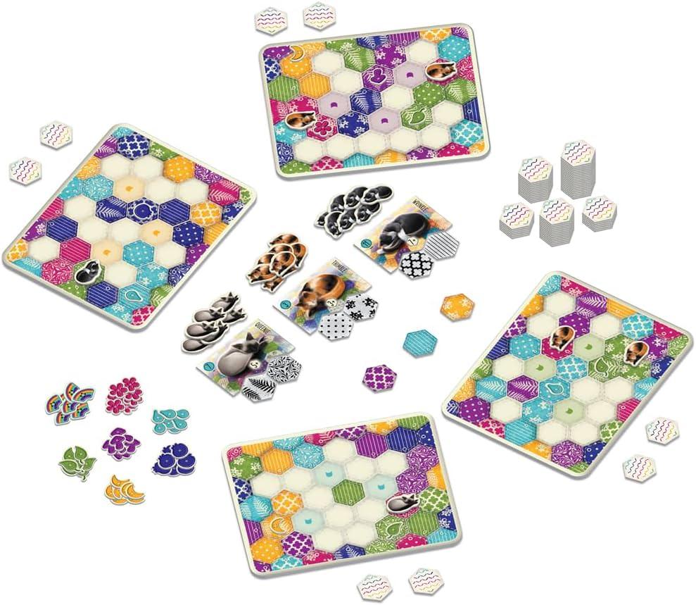 ボードゲーム Calico パッチワーク 猫かわいい Calico シンプルルール 戦略タイル配置 ゲーム 家族友人向け 108枚パッチタイル 80個猫トークン 52個ボタントークン デザイン目標タイル搭載 プレイ時間30-45分英語版 日本語説明書なし