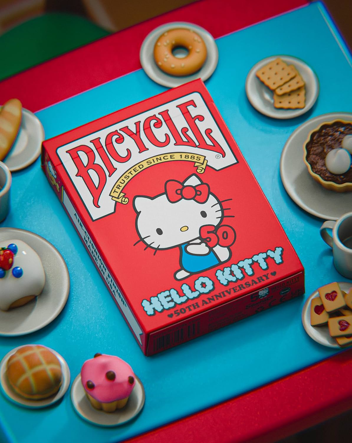 トランプカード ハローキティ Hello Kitty Playing Cards Bicycle 50周年 Anniversary サンリオキャラクター ポーカーサイズ 56枚 記念品 コレクター プレミアムカードストック エアークッションフィニッシュ加工