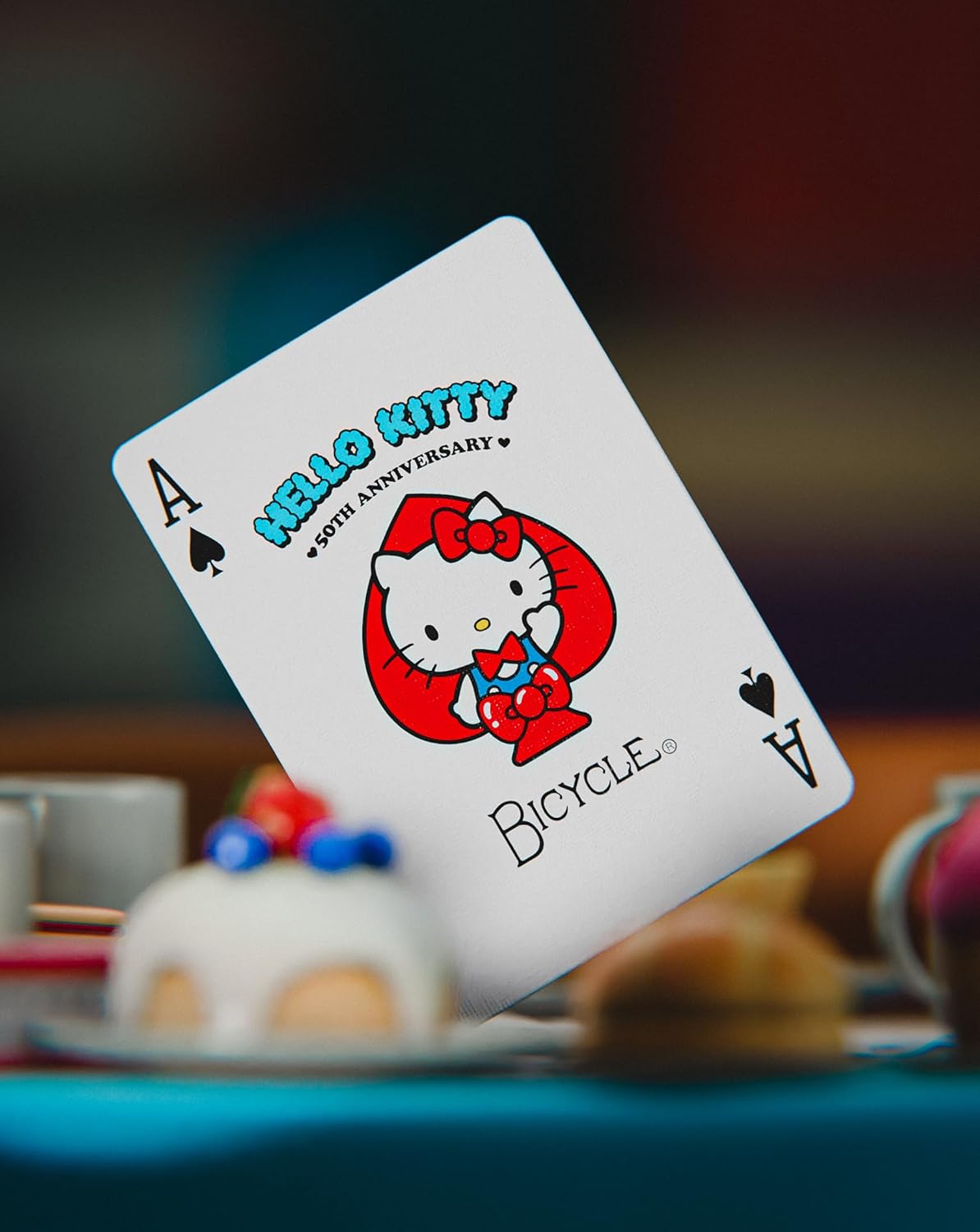 トランプカード ハローキティ Hello Kitty Playing Cards Bicycle 50周年 Anniversary サンリオキャラクター ポーカーサイズ 56枚 記念品 コレクター プレミアムカードストック エアークッションフィニッシュ加工