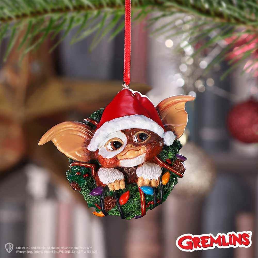 アウトレット品 クリスマスオーナメント グレムリン ギズモ リース ハンギングオーナメント Nemesis Now ワーナーブラザーズ公式ライセンス 高品質レジン製 手作業塗装 コンパクトサイズ 温かみのあるノスタルジックデザイン 映画の世界観再現
