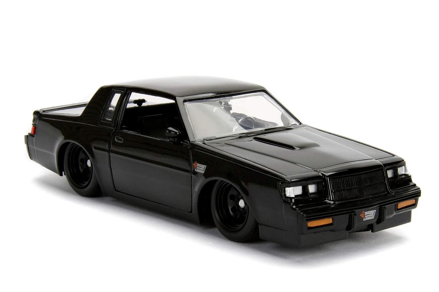 ミニカー ビュイック グランド ナショナル 1/24 スケール ジャダトイズ Jada Toys ワイルドスピード 伝説の名車 漆黒のボディ 高精細造形 映画再現 ファン必見 コレクション向け クラシックカー 愛好家向け 人気モデル 限定仕様 圧倒的存在感