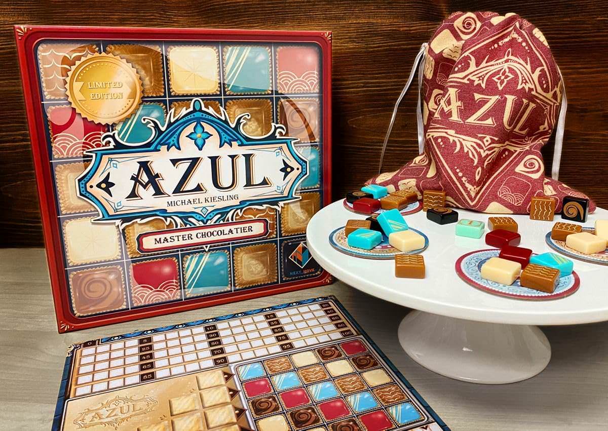 ボードゲーム Azul マスターショコラティエ 戦略的タイル配置ゲーム 2-4人用 8歳以上対象 100個樹脂製チョコレートタイル 両面ファクトリーボード付 パターン構築型 30-45分プレイ 高リプレイ性 家族や友人と楽しむ