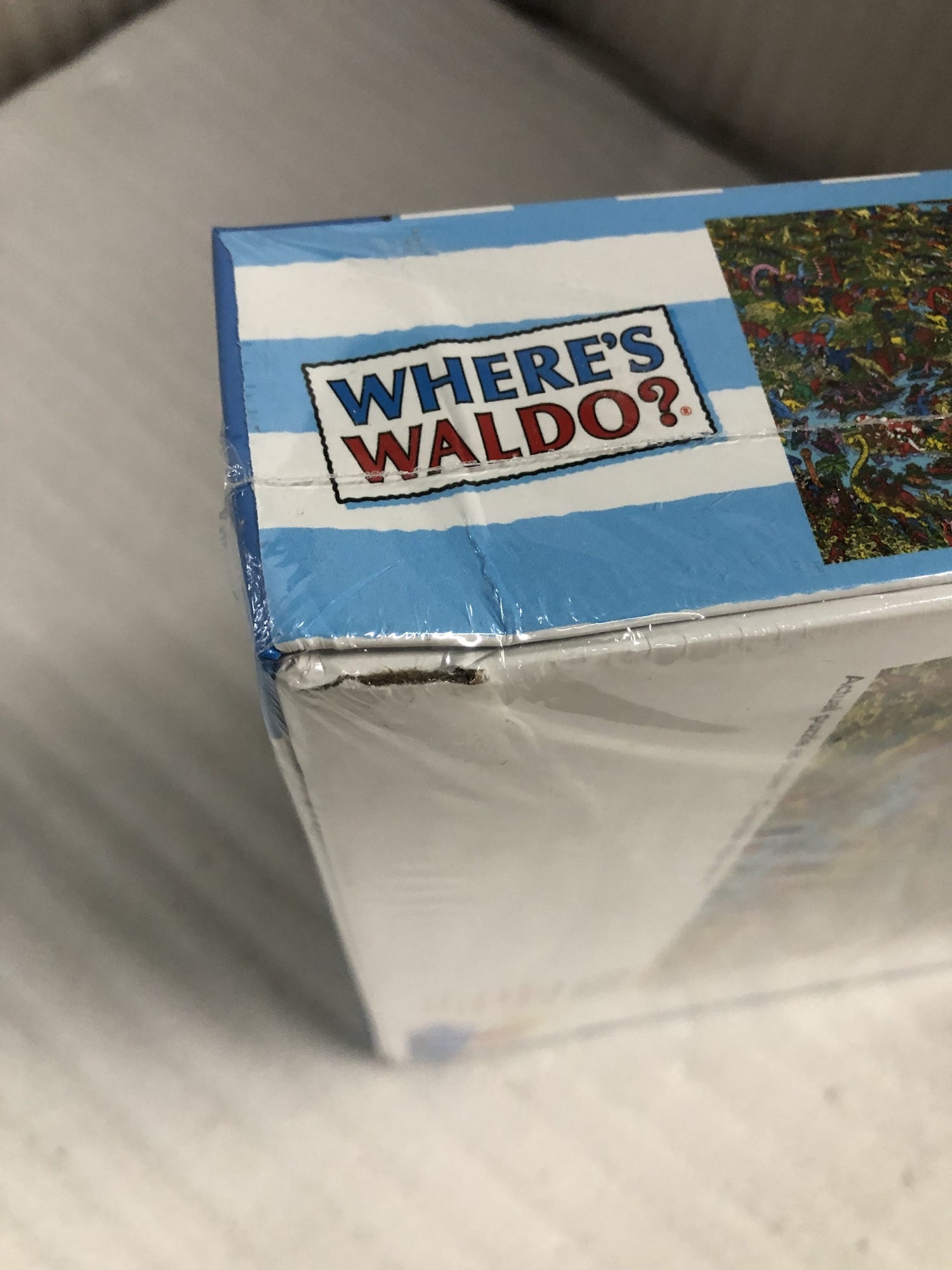 ジグソーパズル ウォーリーを探せ 恐竜パズル AQUARIUS 1000ピース NBC Universal公式ライセンス 精密カッティング技術 グレアフリー加工 完成サイズ71.1cm×50.8cm 高品質上質紙材 厚み耐久性 中級レベル 家族楽しめる