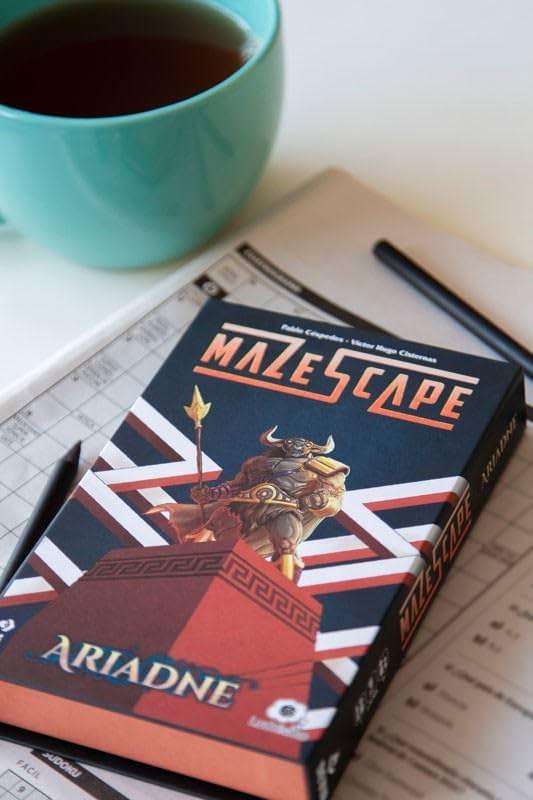 パズル Mazescape Ariadne Mazescape 不思議な 3D の世界が広がる頭脳派迷路パズル 新感覚の立体的な仕掛けが織りなす独創的な一人用戦略ゲーム 7 つの個性的なマップ 秘密の仕掛けや副次的な目標を含む立体迷路攻略