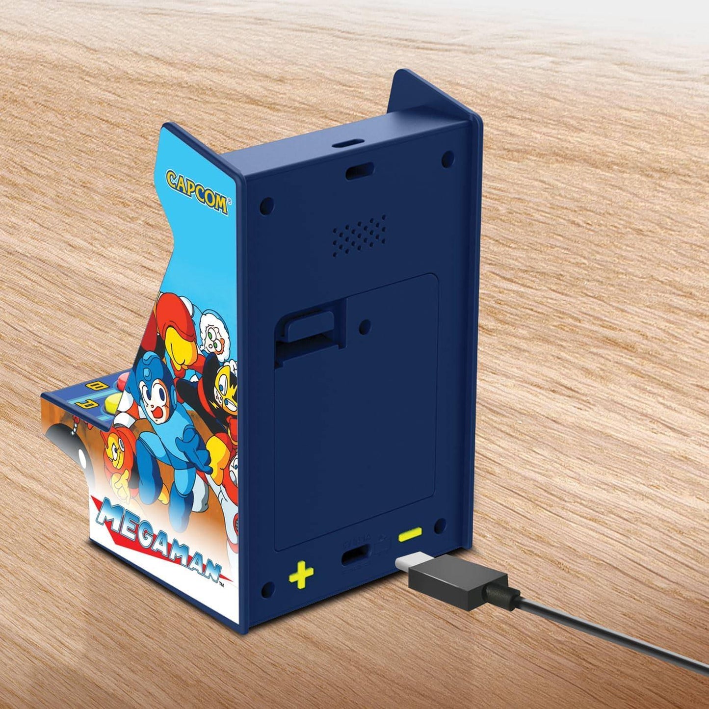 ゲーム機 マイアーケード メガマン ナノプレイヤープロ ロックマン 公式ライセンス 全6作品収録 ミニアーケード筐体 コンパクトサイズ 2.4インチフルカラーディスプレイ バリアブルウェポンシステム 搭載 携帯便利 USB-C対応 並行輸入品