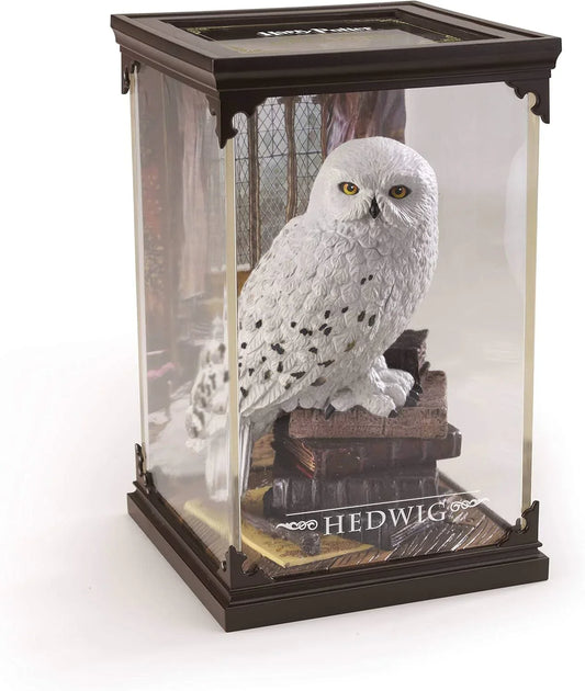 魔法生物コレクション ヘドウィグ ノーブルコレクション 白い雪フクロウ ハリー・ポッターシリーズ 忠実な使者 魔法界と人間界をつなぐ伝書使い 約18cm高さ 手作業塗装 精巧フィギュア 魔法使いの絆の象徴 並行輸入品