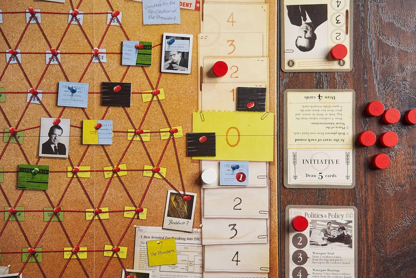 ボードゲーム Watergate 水門事件 政治スキャンダル 再現 二人用戦略ゲーム Capstone Games Matthias Cramer デザイナー カード駆動型 証拠ウェブ 証拠トラック モメンタム イニシアチブ ハンドマネジメント 英語版 日本語説明書なし
