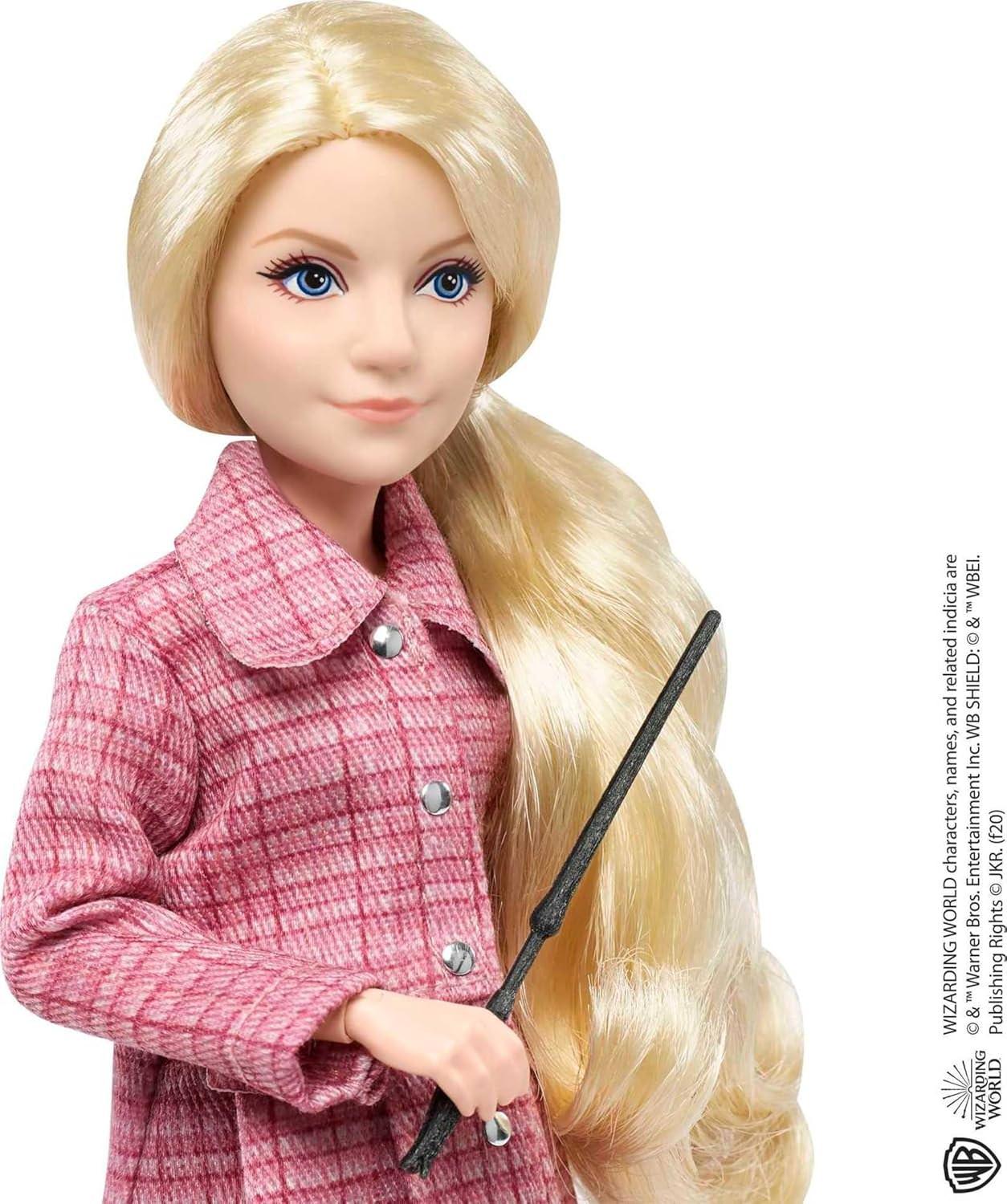 フィギュア ルーナ・ラブグッド 魔法界の個性派ヒロイン Mattel ハリー・ポッターシリーズ 約25cm 可動式 ピンクツイードジャケット 宇宙柄スカート タイツ ピンクスニーカー クィブラー雑誌 スペクトルスペックス 魔法の杖付き 並行輸入品