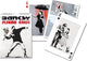 トランプ Banksy Playing Cards Piatnik 品質高耐久タックボックス 社会批評政治メッセージ 現代アート手のひらサイズ ストリートアーティスト作品コレクション ギフト最適 アート愛好家向け プレイングカード Deck 英語版 日本語説明書なし