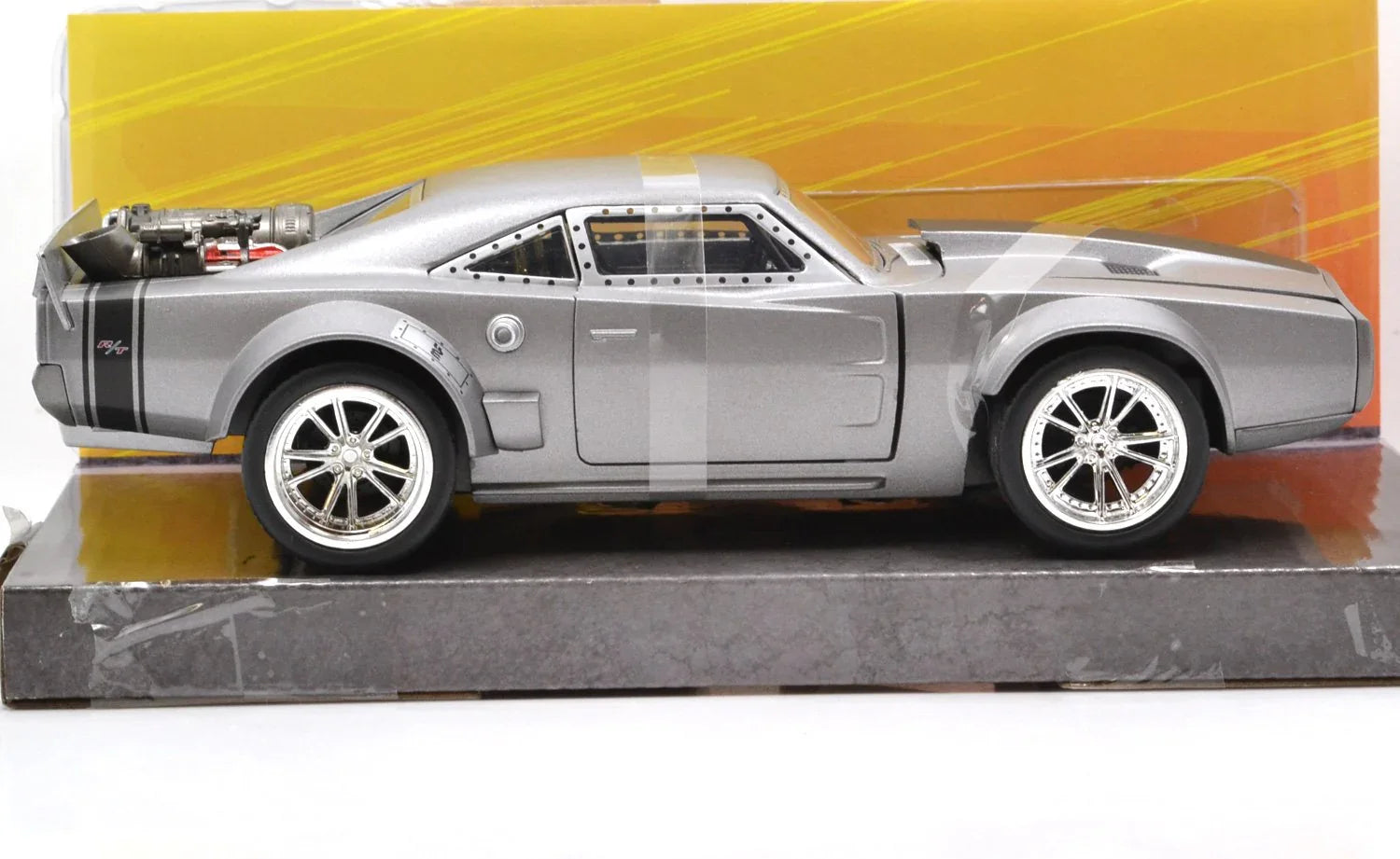 アウトレット品 ダイキャストミニカー ダッジ アイスチャージャー 1968年式ワイルドスピード シリーズ 主人公ドミニク 愛車 精巧再現 大径ホイール オーバーフェンダー エアロパーツモデルステアリングインテリアコレクション撮影用
