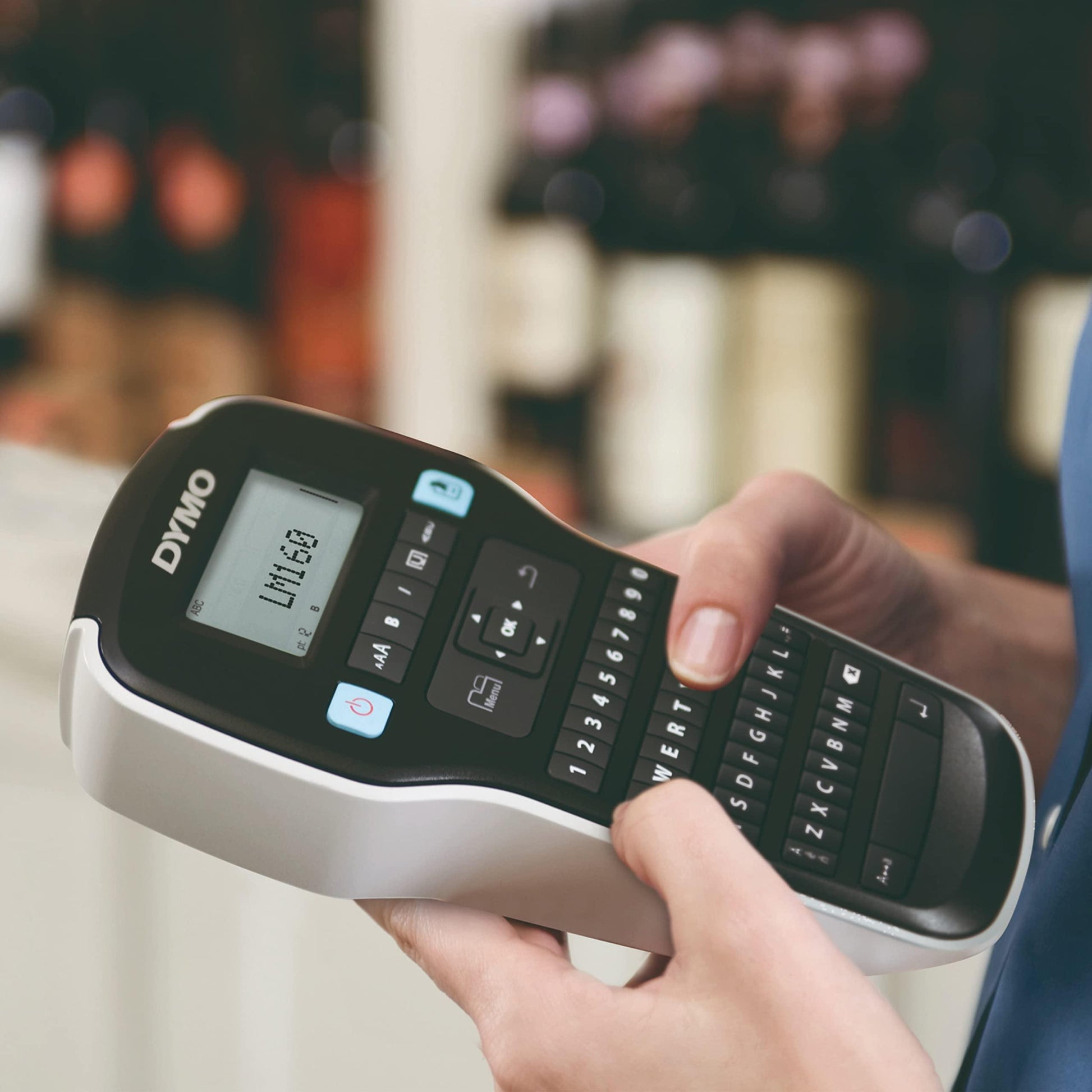 ラベルメーカー DYMO LabelManager 160 ポータブルラベルメーカー コンパクト設計 コードレス 6種類フォントサイズ 8種類テキストスタイル 200種類以上シンボル クリップアート 単三電池6本 自動電源オフ 1/4インチ 3/8インチ 1/2インチ - Trade Center
