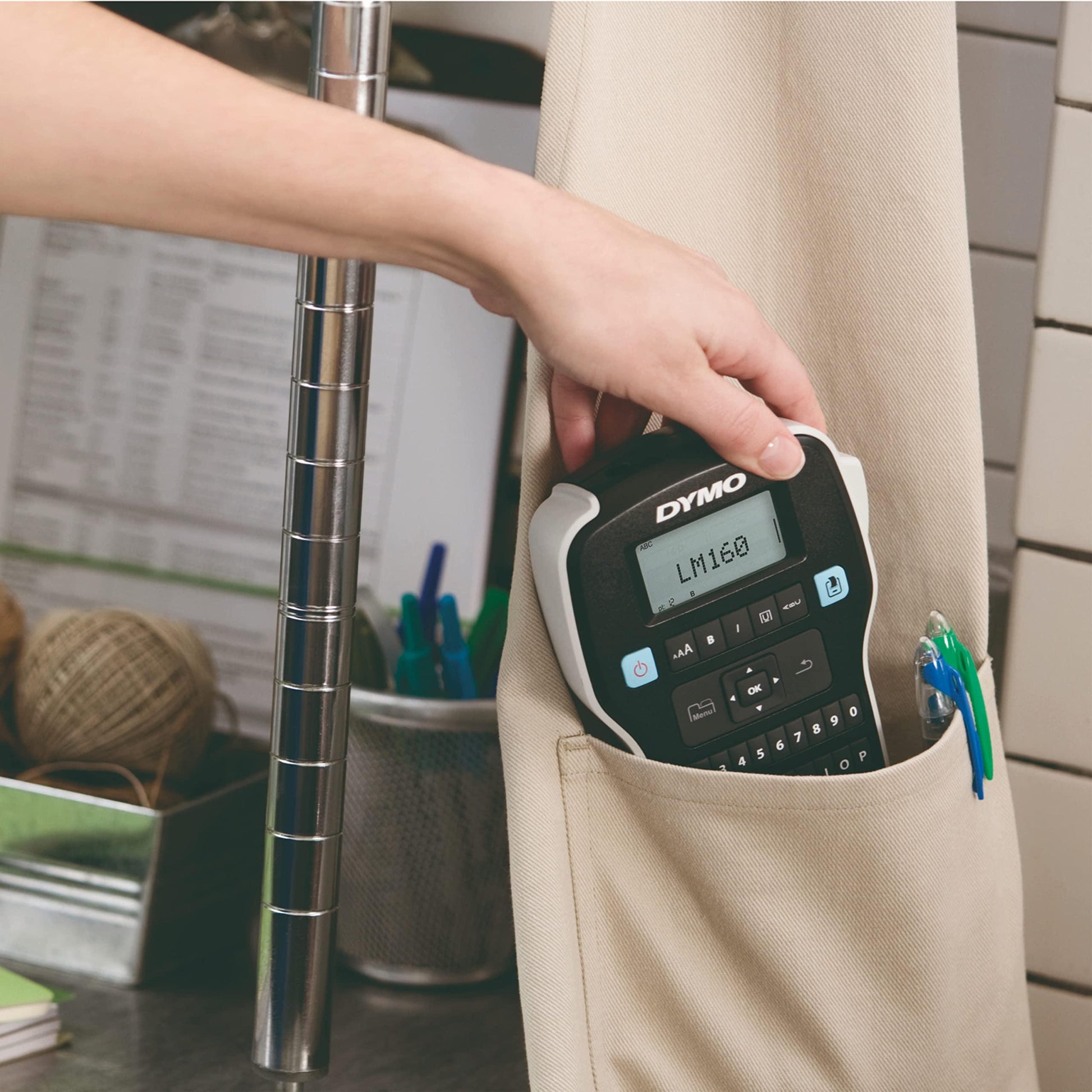 ラベルメーカー DYMO LabelManager 160 ポータブルラベルメーカー コンパクト設計 コードレス 6種類フォントサイズ 8種類テキストスタイル 200種類以上シンボル クリップアート 単三電池6本 自動電源オフ 1/4インチ 3/8インチ 1/2インチ - Trade Center