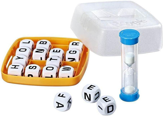 ボードゲーム BOGGLE ボグル Hasbro クラシックゲーム 90秒タイマー付き 単語探し対戦型 語彙力瞬発力認知機能向上 コンパクト持ち運び便利 家族友人パーティー適応 年齢層広い頭脳トレーニング用 語学学習教材兼用 