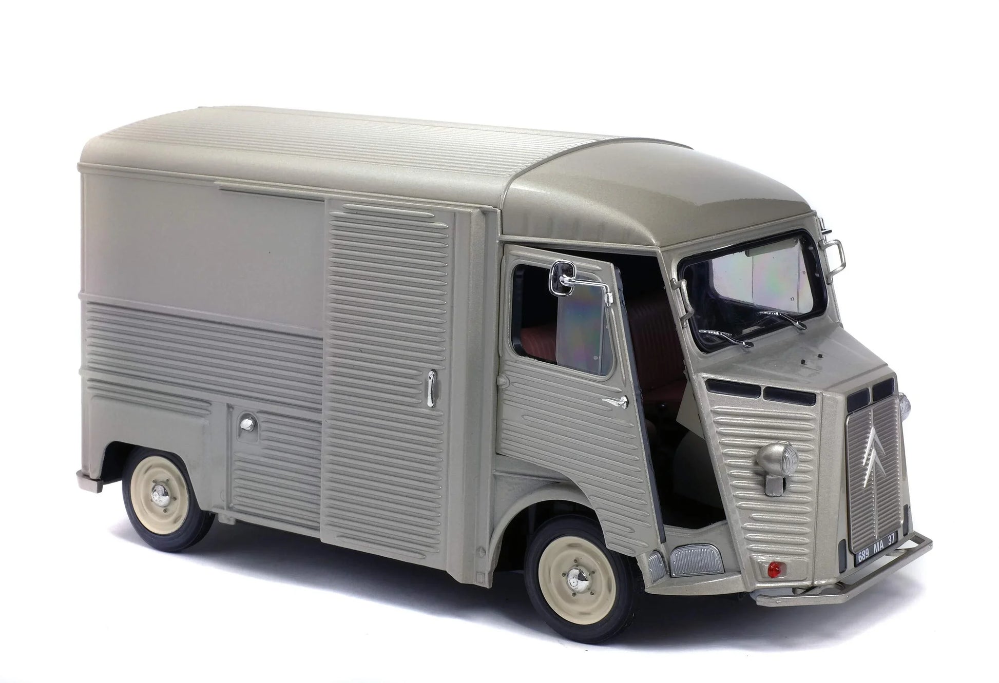 ミニカー シトロエン TYPE H 1/18スケール ダイキャストミニカー フランス名車 シルバーボディ 波型パネル 精密再現 1969年モデル 高実用性 耐久性 コレクター向け フロント4気筒エンジン 特徴的デザイン インテリア忠実再現 ステアリングホイール計器類