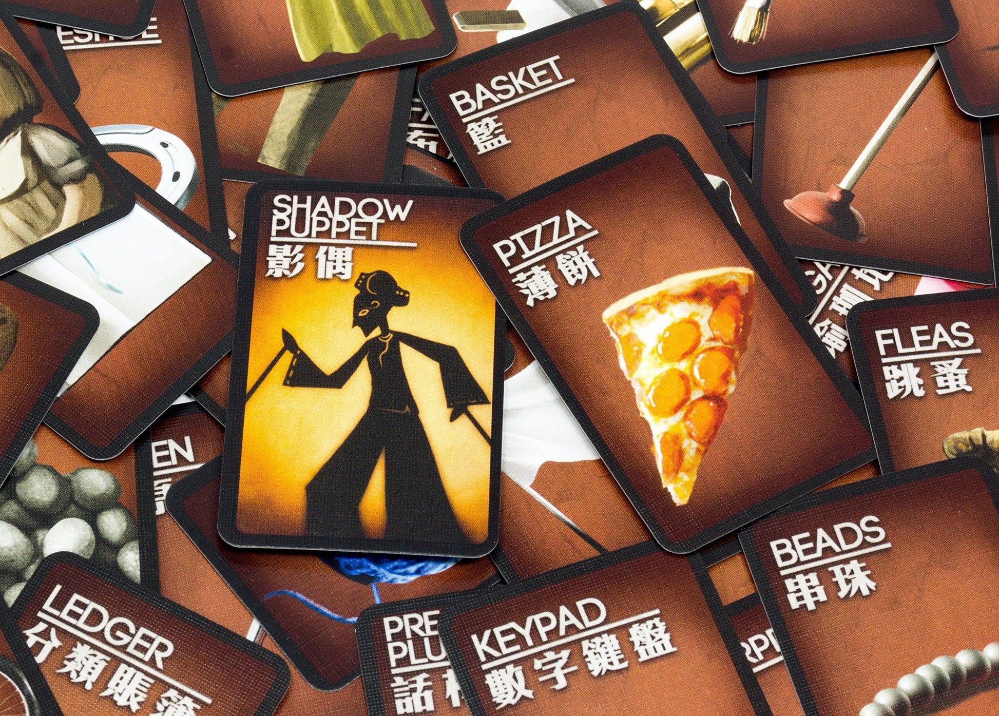 ボードゲーム ディセプション 協力者たち 拡張セット 香港殺人事件謎 深まる 新たな役割追加 ボディガード 検査技師 潜入者 探偵推理性強化 90枚手掛かりカード 54枚凶器カード 9枚現場タイル 14人対応 拡張セット 