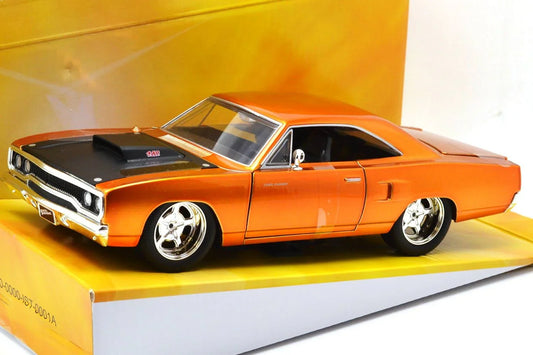 カーアクション映画関連ダイキャストミニカー 1970年式プリムスロードランナー ワイルドスピード SKY MISSION 主人公ドミニクトレット愛車 1/24スケール オレンジボディ ブラックストライプ