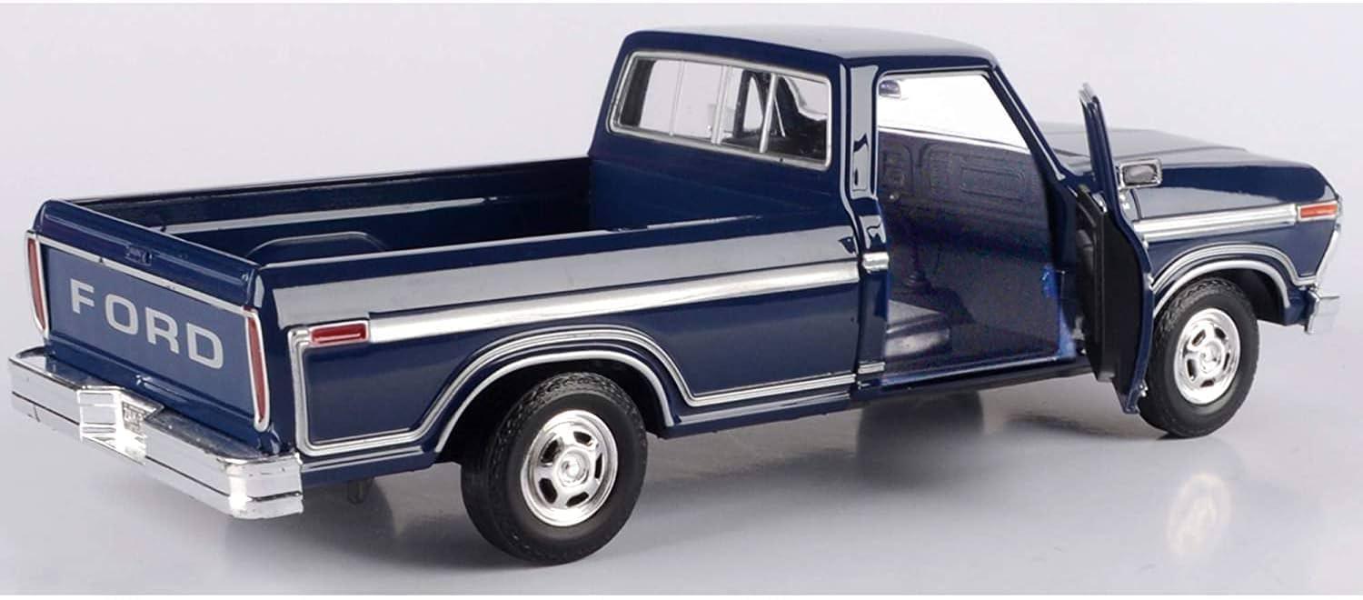 ミニカー 1979年式フォード F-150 1/24スケール ダイキャストアメリカンピックアップトラック カスタムモデル ワイドオーバーフェンダー 鮮やかブルーペイント 精密グリル ヘッドライト 大口径ホイール タイヤ ワイルドスタイリング