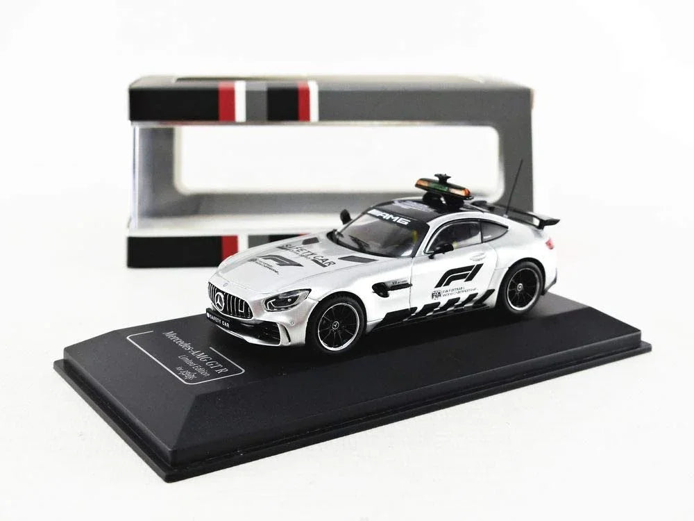 ミニカー MERCEDES BENZ AMG GTR F1 SAFETY CAR 1:43スケール CMR 2018年モデル 高性能スポーツカー ベース V8ツインターボエンジン 585馬力 0-100km/h加速3.6秒 F1セーフティーカー 特別装備 ライトバー 通信機器 モニター タイヤ温度管理システム