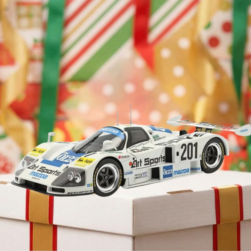 ミニカー マツダ787 ルマン24時間レース 1990年出場モデル CMR社 1/18スケール 精巧再現 アートスポーツカラーリング 流麗ボディライン 特徴的エアロパーツ スポンサーロゴ ヘッドライト 空力パーツ ホイール 緻密作り込み インテリア精密
