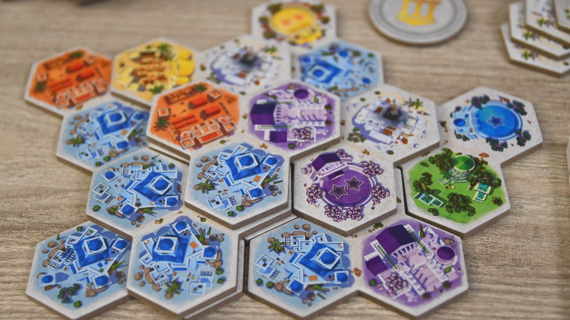 ボードゲーム 古代ギリシャの都市建設戦略ゲーム Akropolis アクロポリス Tric Trac Bronze 2022受賞 Cannes International Games Festival 2023ベストゲーム 住宅 市場 寺院 兵舎 