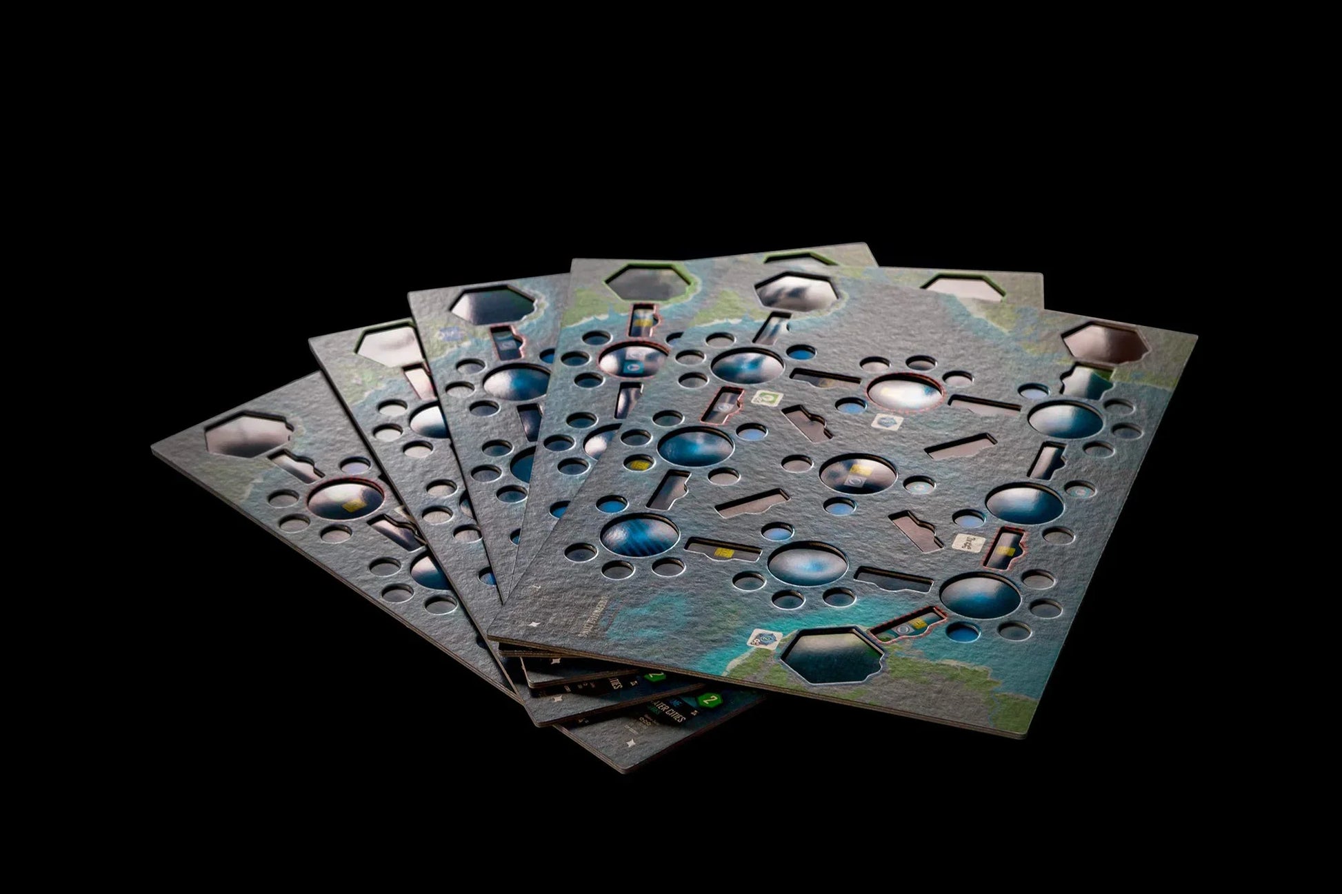 ボードゲーム Underwater Cities New Discoveries Expansion 人気基本ゲーム拡張版 海底都市建設 新戦略オプション 豊富な新カード 多層構造プレイヤーボード 博物館ボード 非対称アシスタント 海底発見名声獲得 