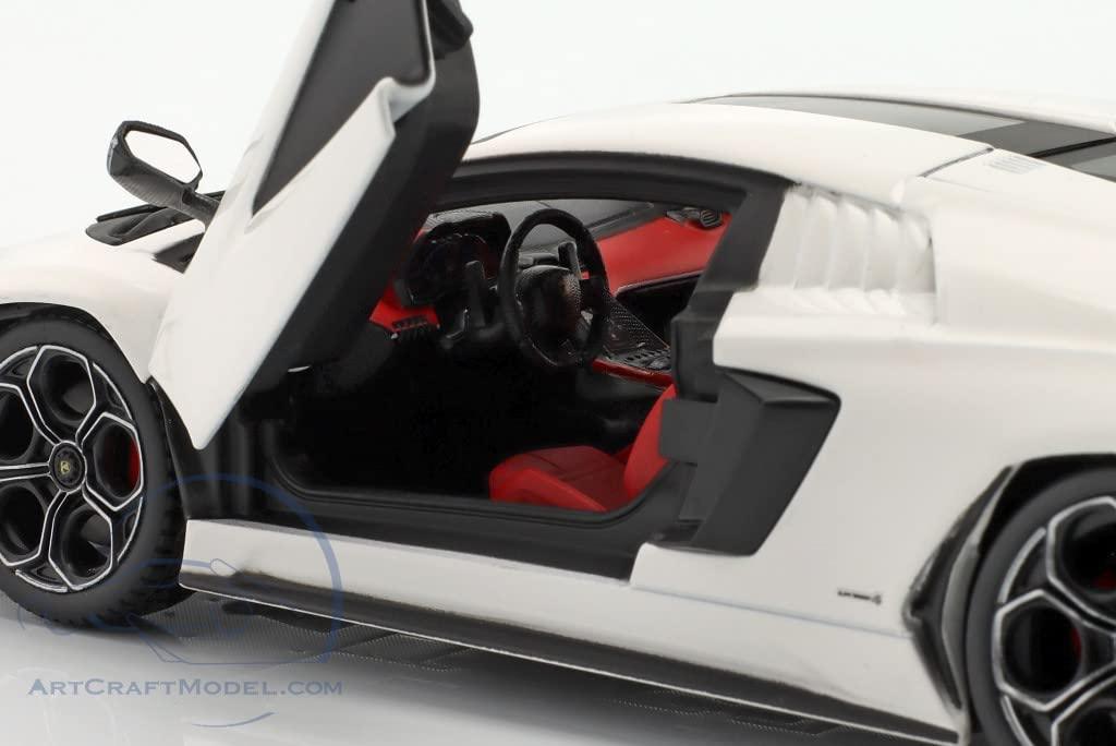 ダイキャストモデルカー ランボルギーニ カウンタック LPI 800-4 1/24スケール ランボルギーニ 洗練されたデザイン 精密なディテール 純白ボディカラー シザードア シャープなエッジ くさび形シルエット リアスラット ディフューザー