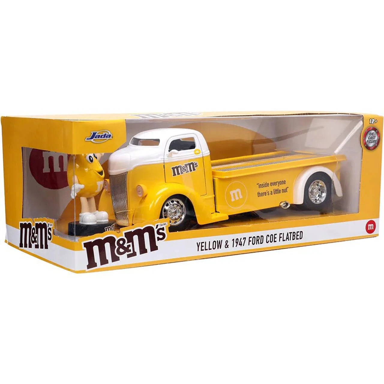 ミニカー フォードCOEフラットベッド M＆M's コラボレーションモデル JADA TOYS 1/24スケール ダイキャスト 精巧 鮮やかイエローボディ 遊び心デザイン フィギュア付き クラシックアメリカントラック 限定コレクターズアイテム 車玩具
