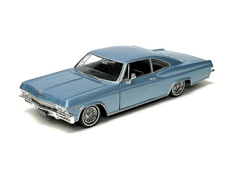 ミニカーミニカー 1965年式シボレーインパラSS396 WELLY 限定モデル Mijo コラボ ダイキャスト製 124スケール ライトブルーボディ クロームパーツ ワイヤースポーク ホイール ローライダースタイル 高性能V8エンジン搭載 アメ車ファン向け