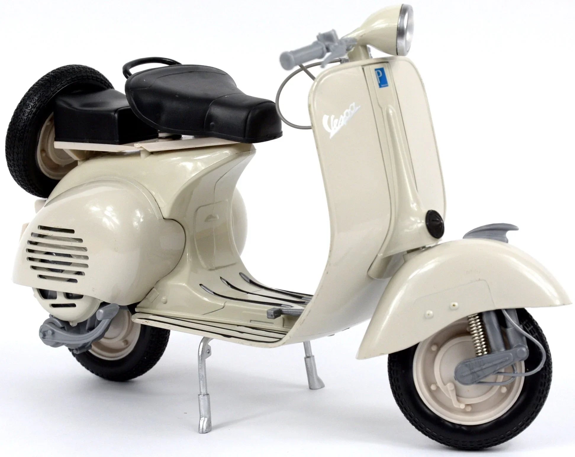 ダイキャストモデル 1/6スケール 1955 Vespa 150 VL 1T ベージュカラー イタリア Vespa New Ray クラシカル 精密作り込み 高品質仕様 ダイキャスト製 堅牢性 コレクション向け 全長28cm 高さ19cm 幅10cm リアル可動機構 ゴムタイヤ回転