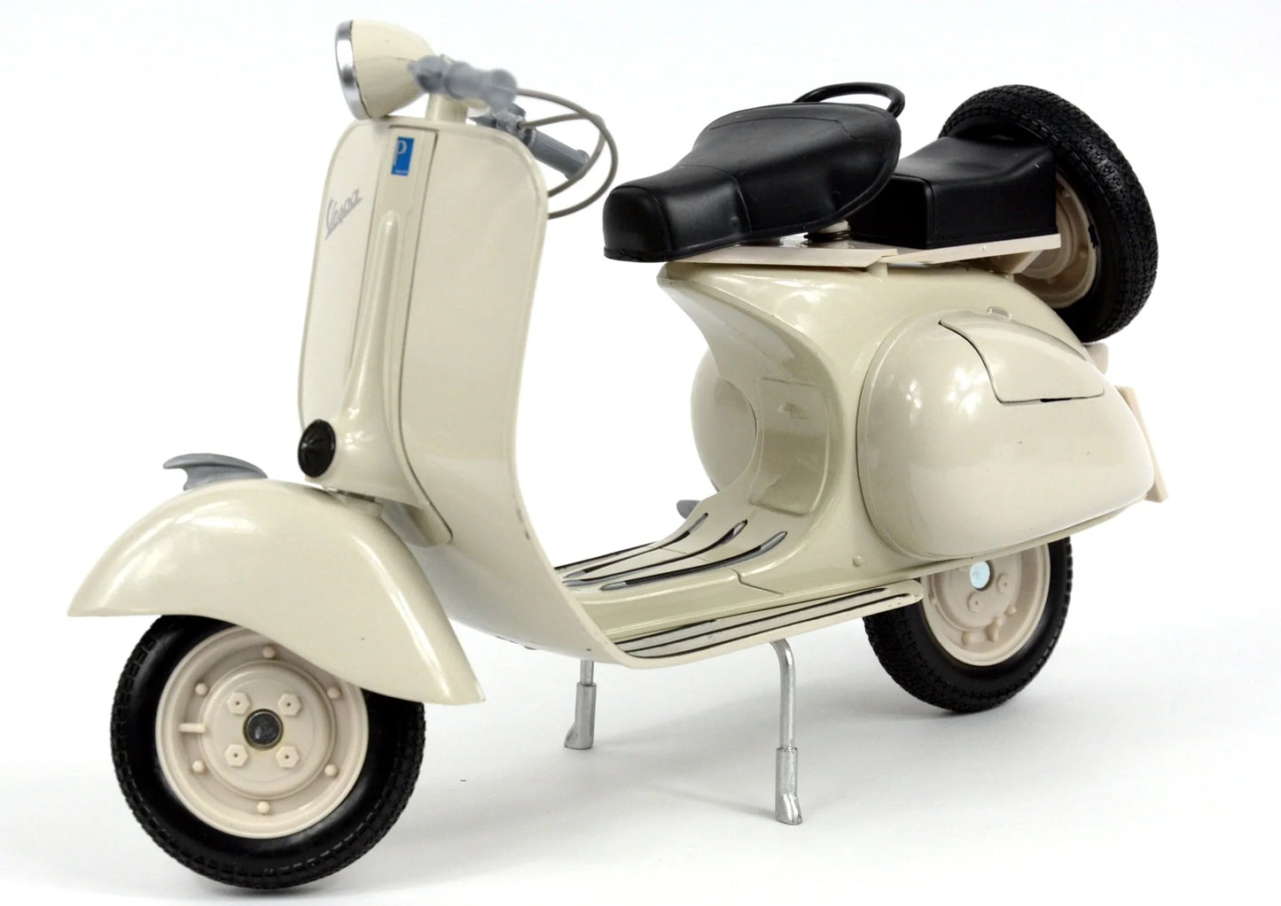 ダイキャストモデル 1/6スケール 1955 Vespa 150 VL 1T ベージュカラー イタリア Vespa New Ray クラシカル 精密作り込み 高品質仕様 ダイキャスト製 堅牢性 コレクション向け 全長28cm 高さ19cm 幅10cm リアル可動機構 ゴムタイヤ回転