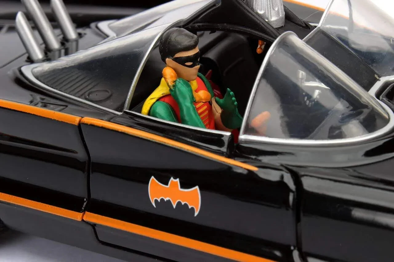 アウトレット品 ミニカー バットモービル 1 24スケール DCコミックス バットマン TVシリーズ 1966年モデル JADA TOYS コレクターズアイテム 流線型ボディ ダブルバブルキャノピー バットフィン リアエンド ガジェット 火炎放射器 オイル散布装置