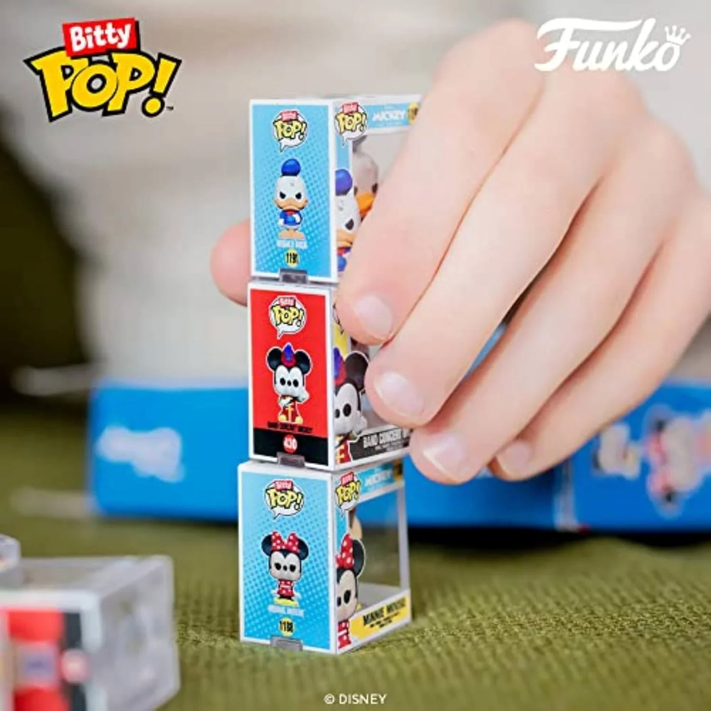 フィギュア ディズニー ミッキーマウス ミニーマウス プルート ミステリーフィギュア Funko Bitty POP 新シリーズ 小型 4パック 高品質 彩色 透明ハードアクリルケース 安定展示 積み重ね可能 ミニチュアコレクション
