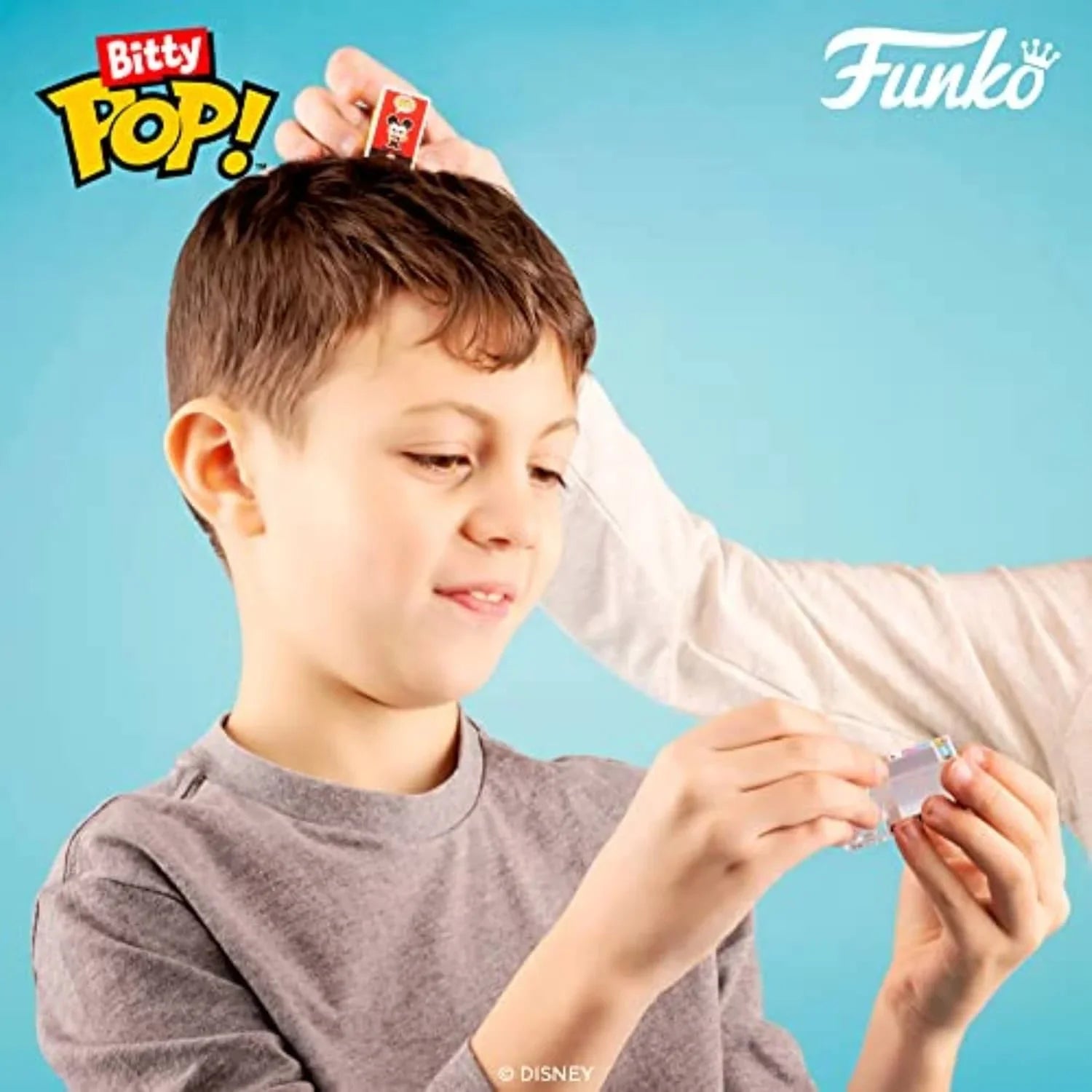 フィギュア ディズニー ミッキーマウス ミニーマウス プルート ミステリーフィギュア Funko Bitty POP 新シリーズ 小型 4パック 高品質 彩色 透明ハードアクリルケース 安定展示 積み重ね可能 ミニチュアコレクション