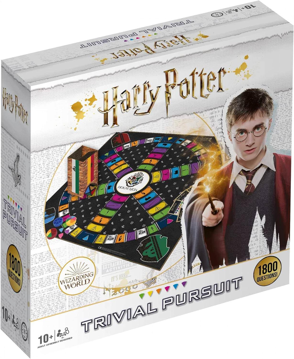 アウトレット品 ボードゲーム ハリー・ポッター アルティメット トリビアルパスート Winning Moves 1800問 魔法世界 クイズゲーム 300枚カード 6つのカテゴリー 全8作品 映画 10歳以上 2人以上 呪文 魔法薬 魔法生物 ファミリーゲーム 