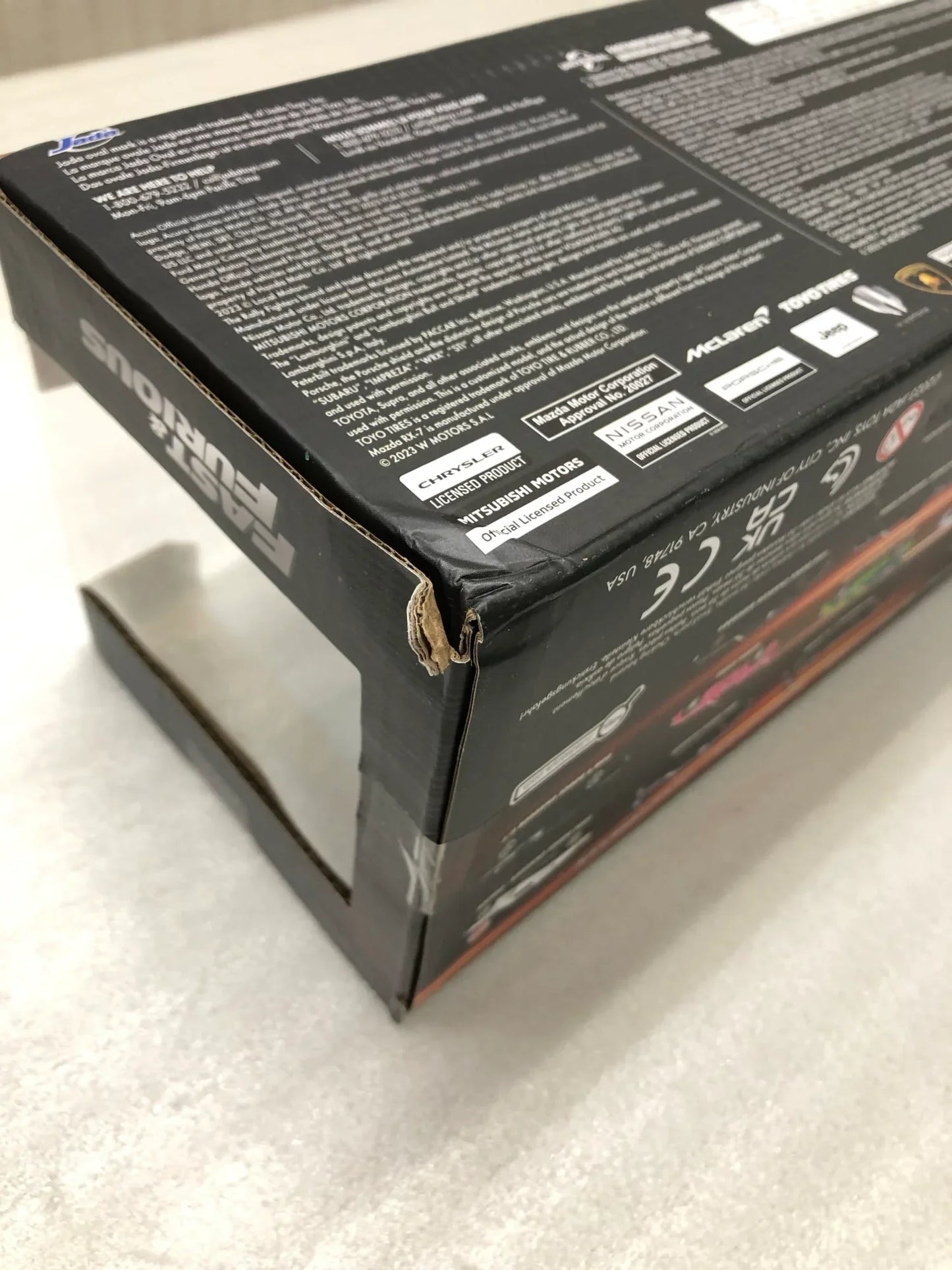 アウトレット品 ミニカー Jada TOYS ワイルドスピード ブライアン ニッサン スカイラインGT-R BNR34 1 24スケール 映画モデル 精巧再現 高品質素材 コレクション向き 高性能エンジン搭載 人気スポーツカー 日本製 ブランドカー フィギュアカー