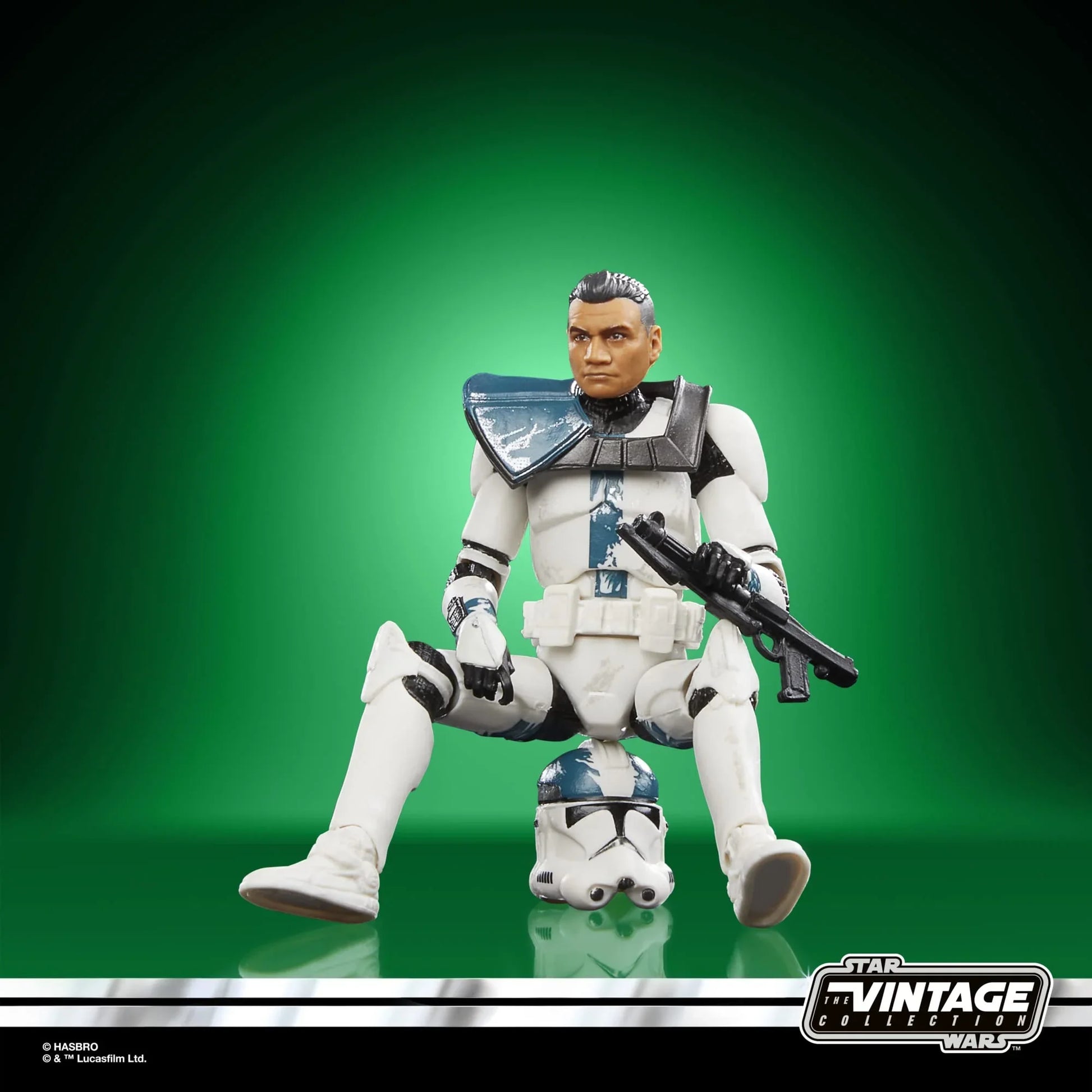 フィギュア スター・ウォーズ クローン・キャプテン・ハウザー ビンテージコレクション ハズブロ レトロパッケージ 10cm 可動関節 取り外し可能ヘルメット ブラスター付き エピソード6 40周年記念 限定品 戦闘用装甲精密再現 シリーズ 並行輸入品