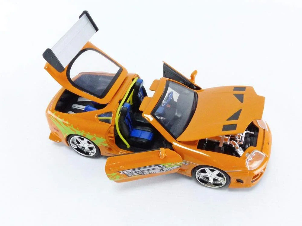 アウトレット品 ミニカー 1 24 F&F BRIANS TOYOTA SUPRA BRIAN OCONER 映画登場車両 精巧再現 高品質フィギュア付き 長期間色あせしにくい コレクション中心 インテリアアクセント ワイルドスピード愛好家贈り物 誕生日プレゼント最適