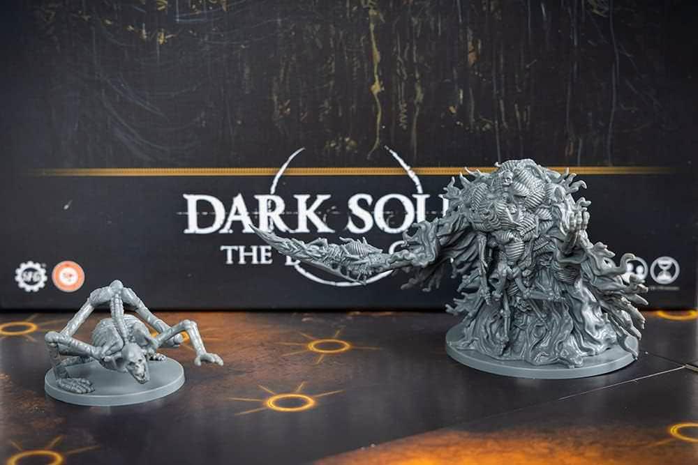 ボードゲーム ダークソウル ボードゲーム 巨人墓場 コアセット ビデオゲーム DARK SOULS 完全スタンドアロン 新ルールセット 採用 豊富な精巧ミニチュア 18体 戦略的協力プレイ 探索体験 多彩なイベントカード 