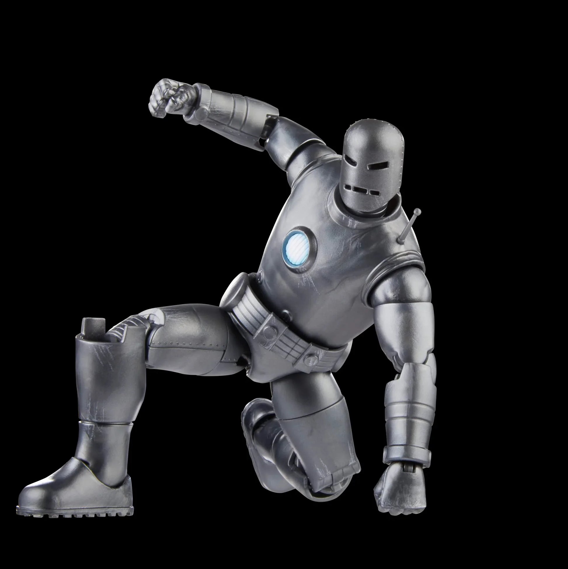 アウトレット品 フィギュア アベンジャーズ 60周年記念 マーベルレジェンド アイアンマン モデル01 マーベルレジェンドシリーズ 冷戦時代の科学技術を反映したシルバーボディ 直線的フォルムと重厚装甲 複数可動ポイント 戦闘飛行シーン再現可能