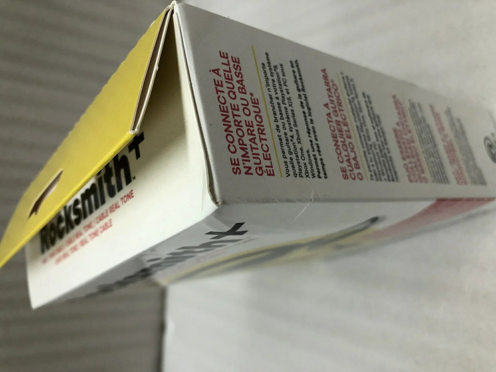 アウトレット品 音楽学習ケーブル Ubisoft Rocksmith Real Tone Cable ギター ベース USB接続 超低遅延音声回路 48kHz高品質録音 3.429メートル Xbox PlayStation PC Mac対応 演奏練習 初心者 上級者