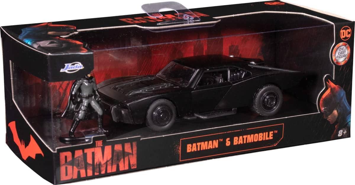アウトレット品 ミニカー JADA TOYS バットモービル ジャダトイズ ザ・バットマン 2022 映画モデル 1/32スケール 精巧造形 高品質仕上げ バットマンフィギュア付き コンパクトサイズ コレクター向け リアル再現 デスクやシェルフ飾りやすい