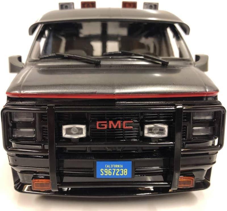 アウトレット品 ミニカー 1983 GMC バンデューラ 特攻野郎Aチーム グリーンライト社 1/18スケール ダイキャストモデル テレビドラマ人気バン 完全再現 実車カラーリング ストライプデザイン 精密エクステリア 力強い存在感 高品質仕様