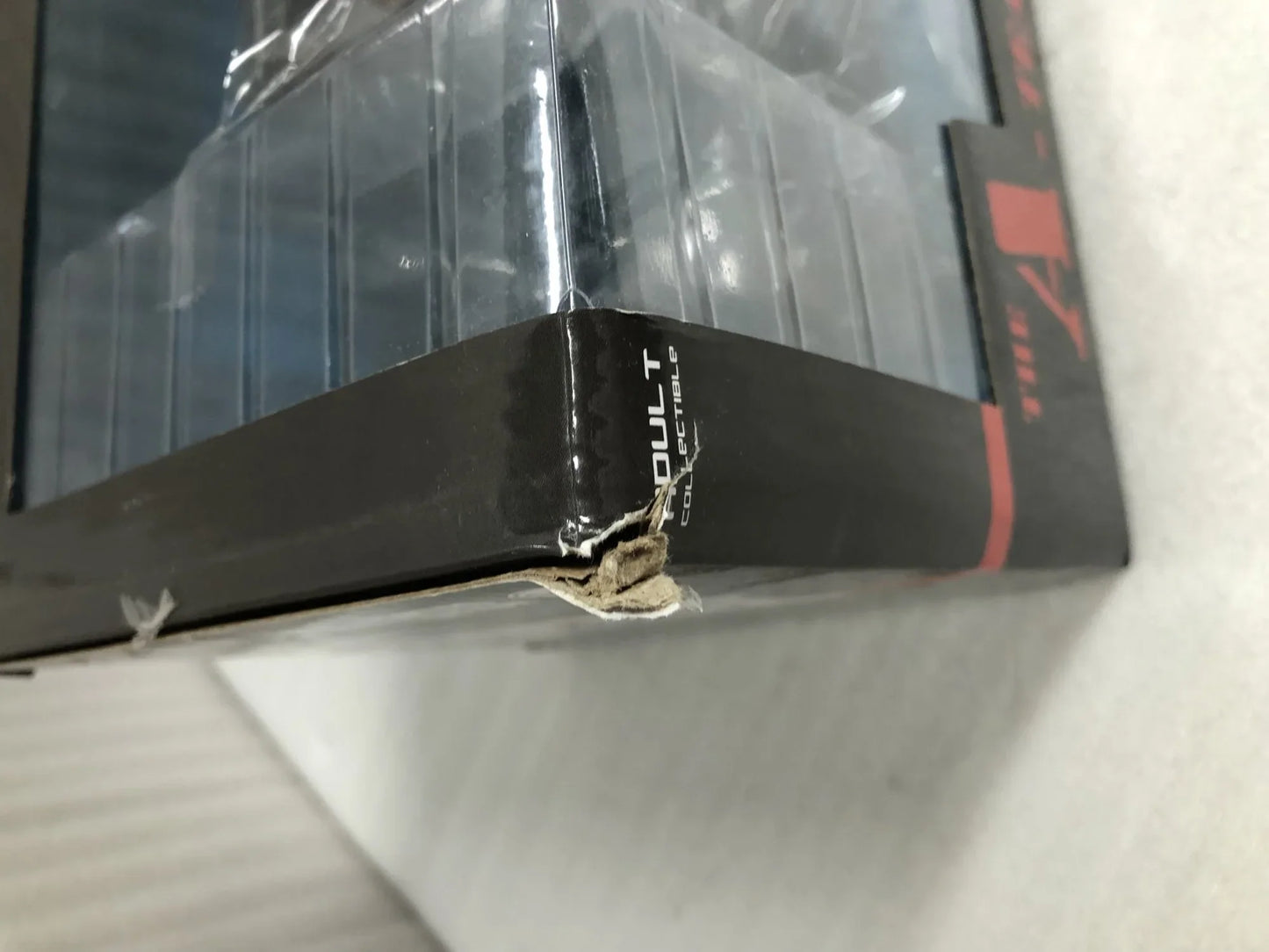 アウトレット品 ミニカー 1983 GMC バンデューラ 特攻野郎Aチーム グリーンライト社 1/18スケール ダイキャストモデル テレビドラマ人気バン 完全再現 実車カラーリング ストライプデザイン 精密エクステリア 力強い存在感 高品質仕様