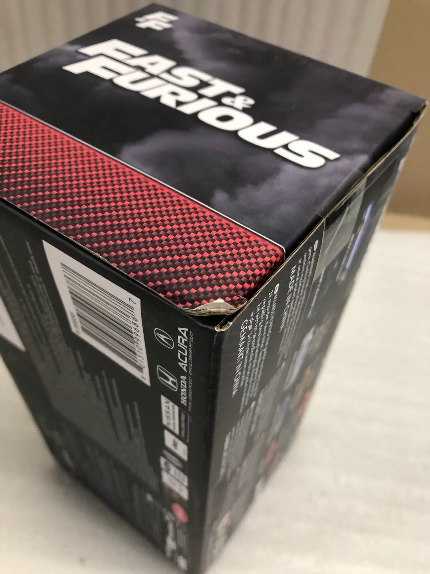 アウトレット品 ミニカー スカイライン 2000 GT-R JADATOYS 映画 ワイルドスピード シリーズ 伝説 マシン 精巧造形美 躍動感 あふれる フォルム 1／24 スケール 緻密仕上げ ディスプレイケース付き コレクター必携 日本 名車 世界的評価