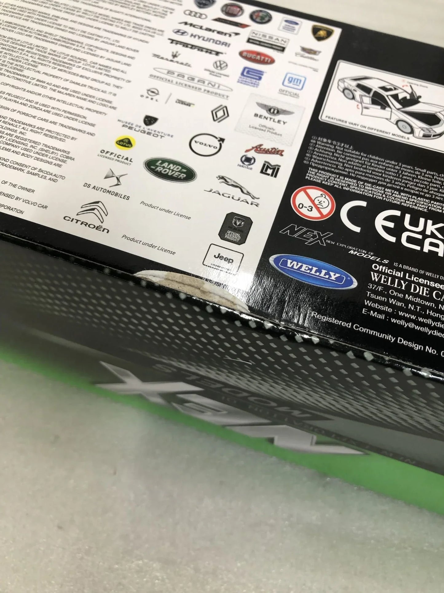 アウトレット品 ミニカー ランドローバー ディフェンダー 2020モデル WELLY 高精密再現 1/24スケール LEDヘッドライト Cピラーデザイン オフロードタイヤ コレクター向け 精巧モデル 車両復活 新プラットフォーム ディスプレイ用品