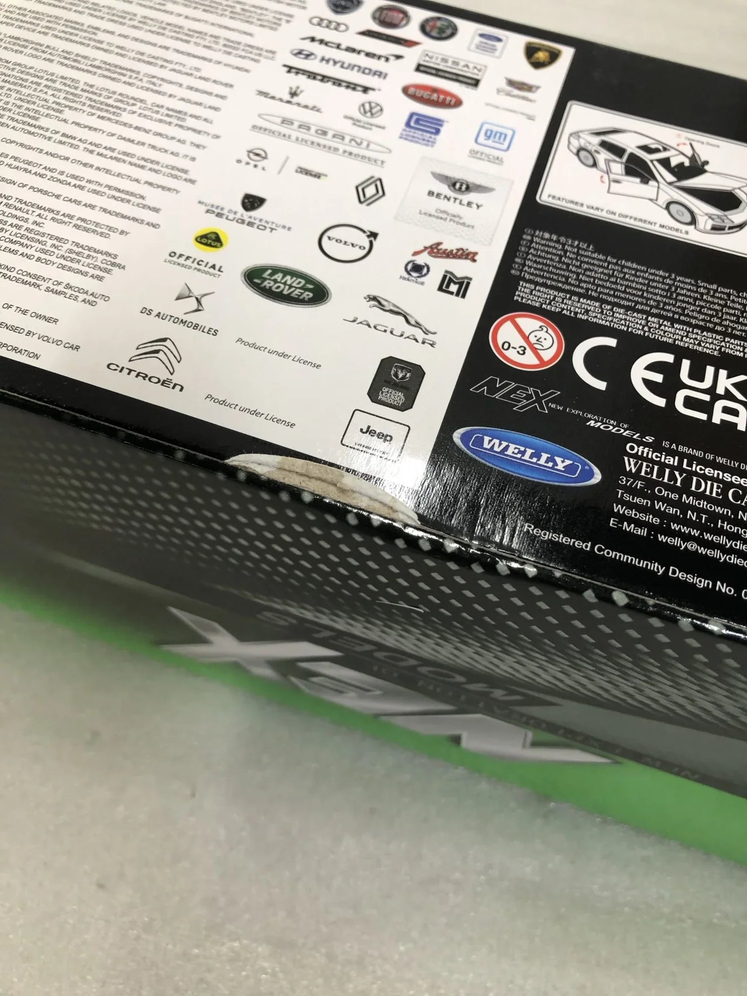アウトレット品 ミニカー ランドローバー ディフェンダー 2020モデル WELLY 高精密再現 1/24スケール LEDヘッドライト Cピラーデザイン オフロードタイヤ コレクター向け 精巧モデル 車両復活 新プラットフォーム ディスプレイ用品