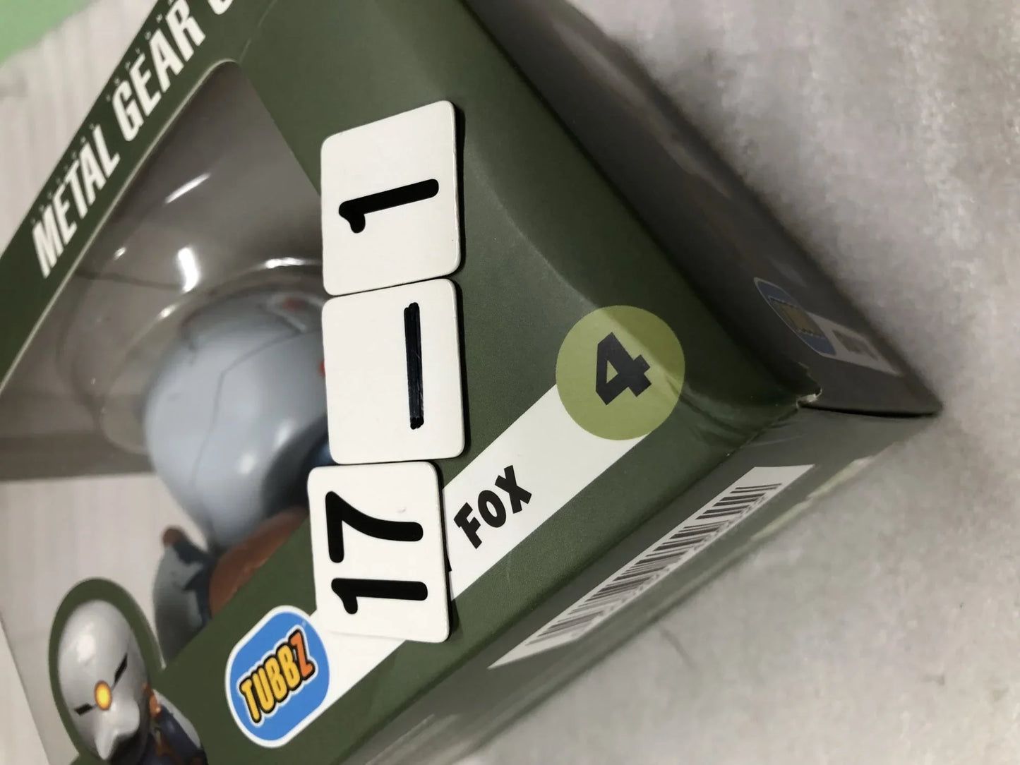 アウトレット品 フィギュア メタルギアソリッド グレイフォックス TUBBZ Numskull Designs 公式ライセンス PVC素材 高品質 ラバーダック アヒル コレクティブル フィギュア 高さ約9cm 箱入り版 サイボーグ忍者特徴 精巧再現 独創的コスプレ