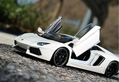 ウィリー 1/24 ランボルギーニ アヴェンタドール LAMBORGHINI AVENTADOR LP700-4 ミニカー